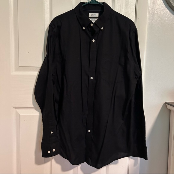 croft & barrow Other - Croft & Barrow Men's Dark Button-Down Shirt